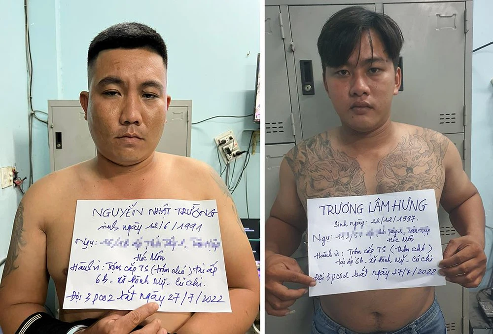 Trường và Hưng tại cơ quan điều tra. Ảnh: CA