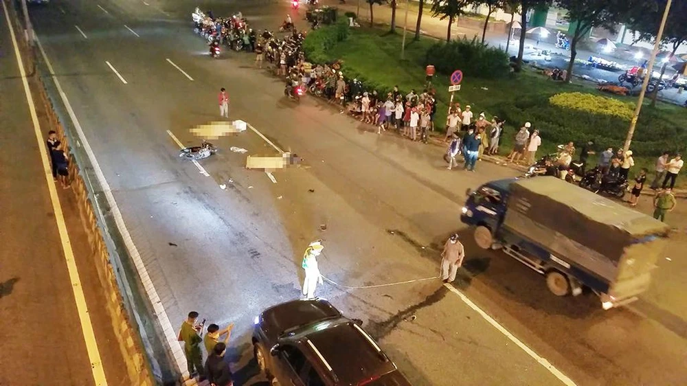 Sau va chạm với xe ô tô, hai phụ nữ trên xe máy tử vong, em bé trọng thương. Ảnh: HT