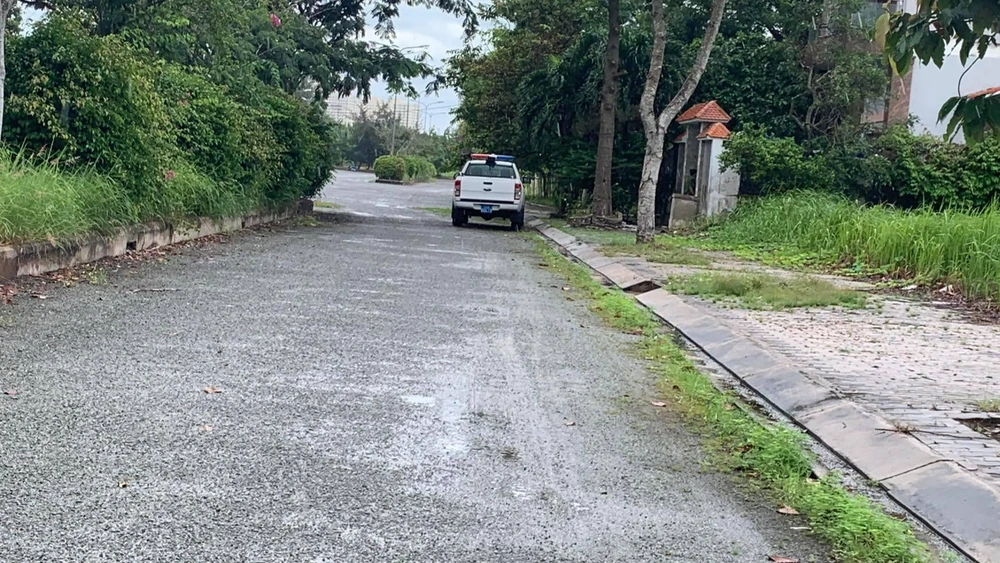 Lực lượng chức năng sau đó có mặt khám nghiệm hiện trường, điều tra. Ảnh: HT