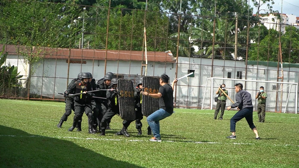 Một tình huống giả định được thực hiện tại buổi lễ ra mắt. Ảnh: NT