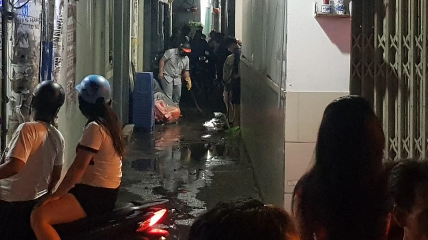 Hiện trường vụ án giết người trên địa bàn quận Tân Bình. Ảnh: CA