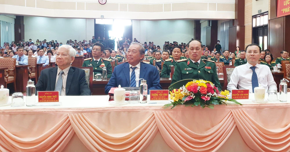 Tham dự có nguyên Chủ tịch nước Nguyễn Minh Triết, nguyên Phó thủ tướng thường trực Chính phủ Trương Hòa Bình, Thượng tướng Ngô Minh Tiến, Phó tổng Tham mưu trưởng QĐND Việt Nam.... Ảnh: NT