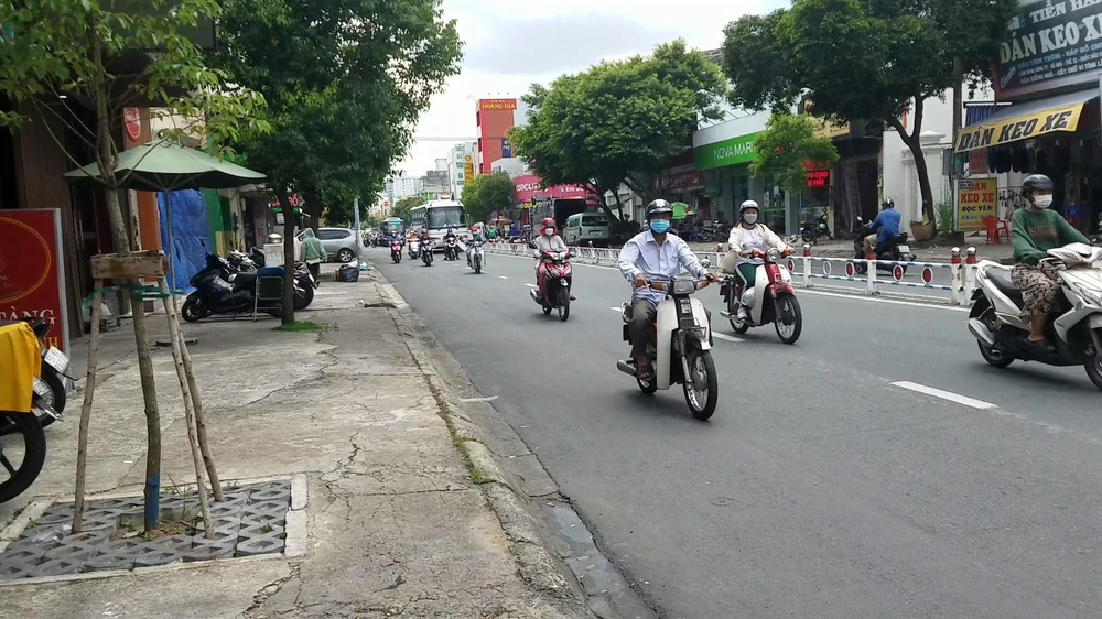 Khu vực xảy ra vụ việc là tuyến đường rộng, có nhiều phương tiện qua lại. Ảnh: HT