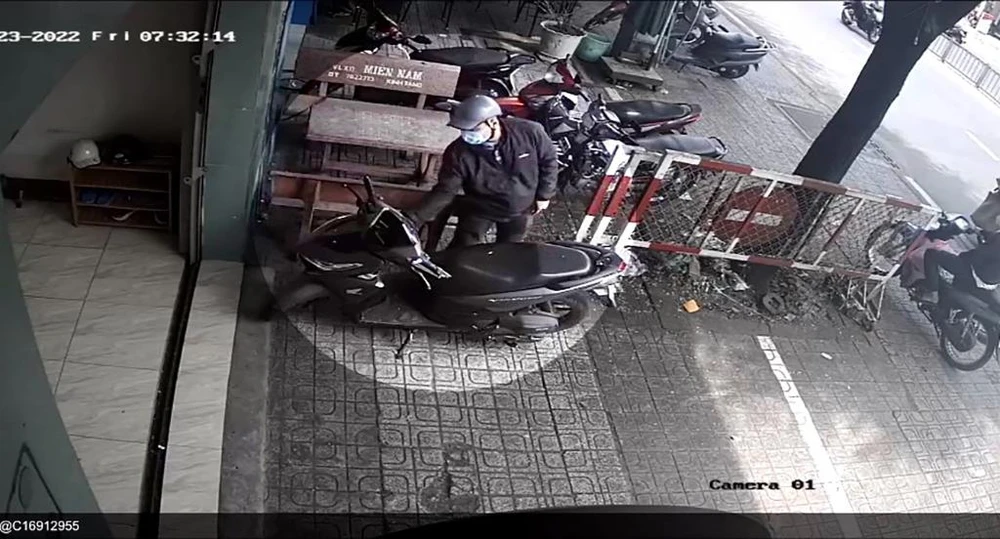 trộm xe gần trụ sở công an đã bị bắt