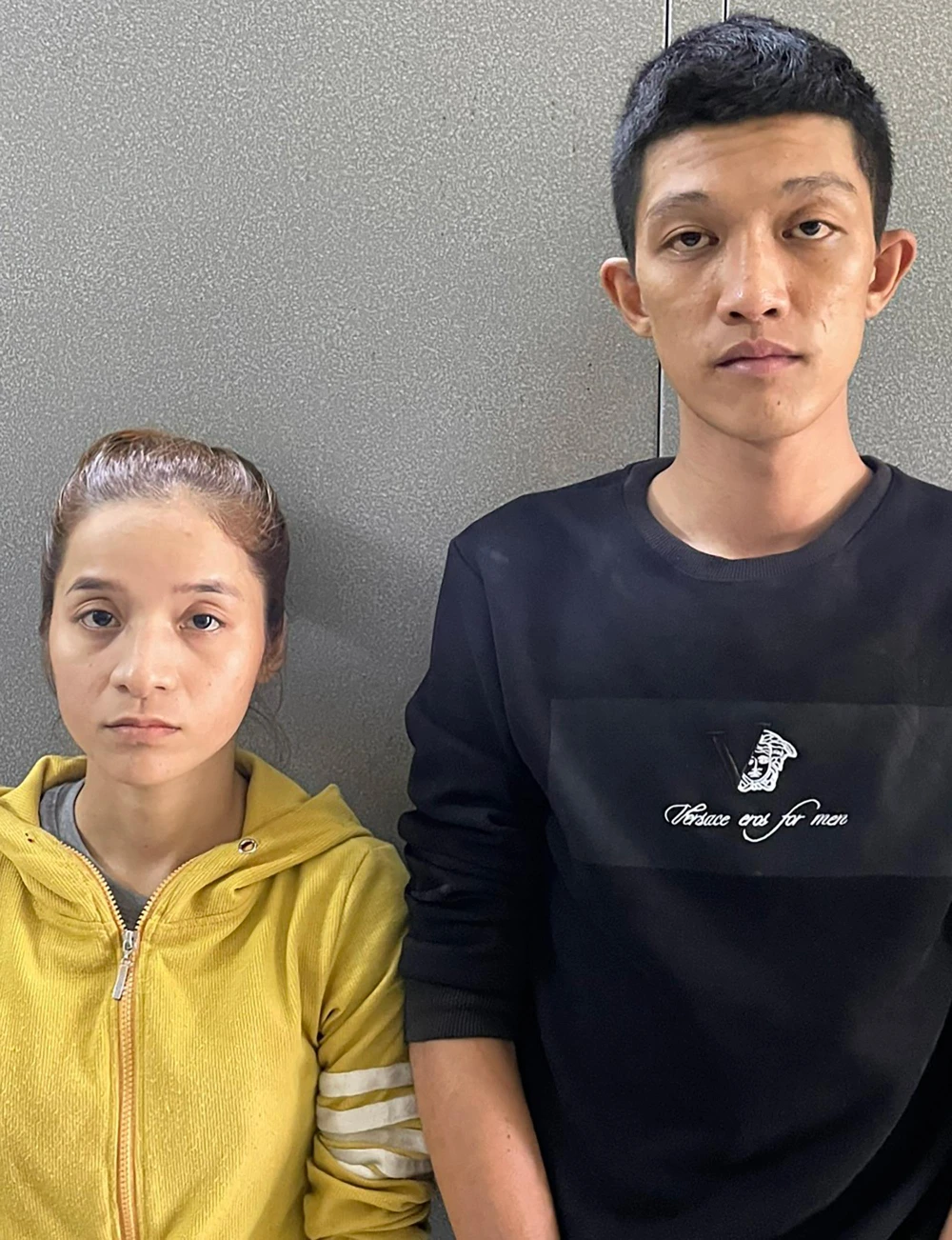 Thúy và Thịnh tại cơ quan điều tra. Ảnh: CA