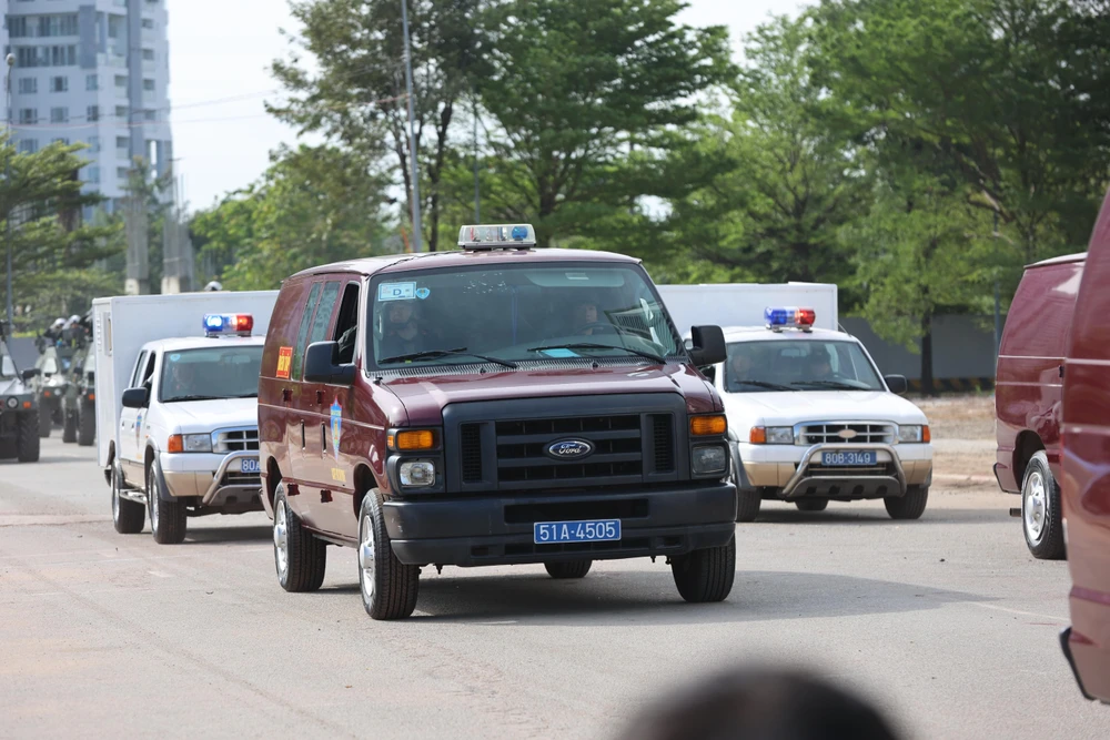 Lực lượng tham gia diễn tập bao gồm Công an TP.HCM, Bộ Công an và các đơn vị quân đội cùng phối hợp.