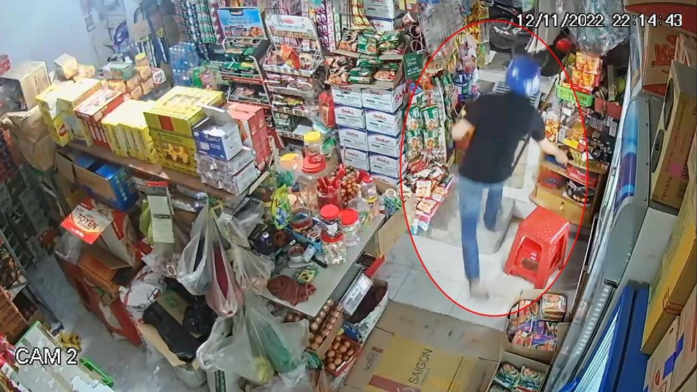 trộm điện thoại lấy hết tiền trong tài khoản ngân hàng