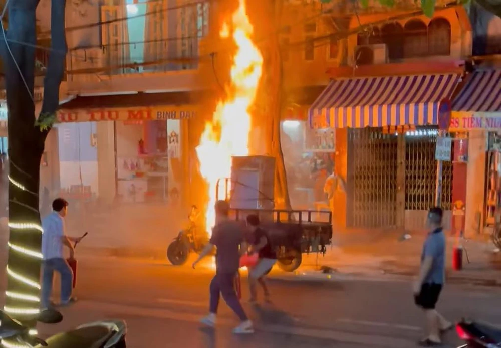 chay-xe-ba-gac-may-quan-11-to-lien-gia-nhanh-chong-dap-tat