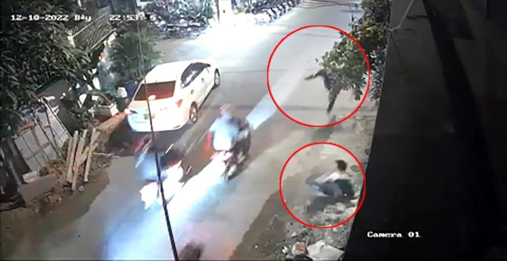 bat-nhom-30-thanh-nien-hon-chien-chem-trong-thuong-1-nguoi-o-duong-to-ky-tan-chanh-hiep