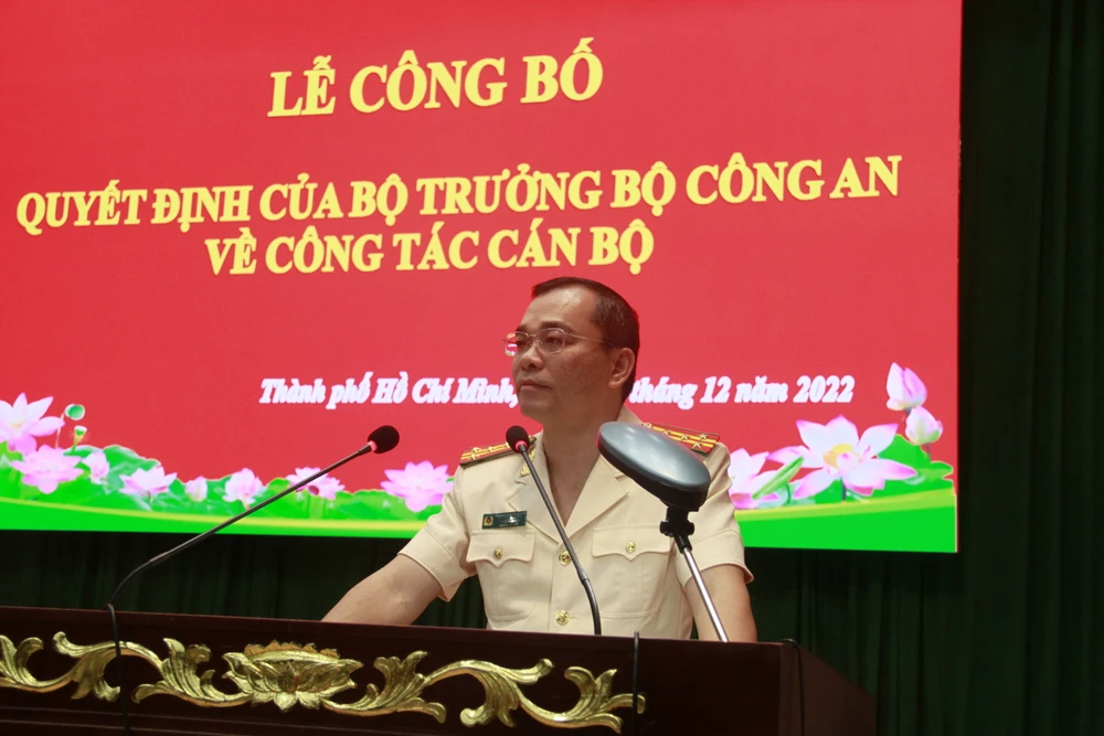 Đại tá Lê Quang Đạo phát biểu nhận nhiệm vụ. Ảnh: NT