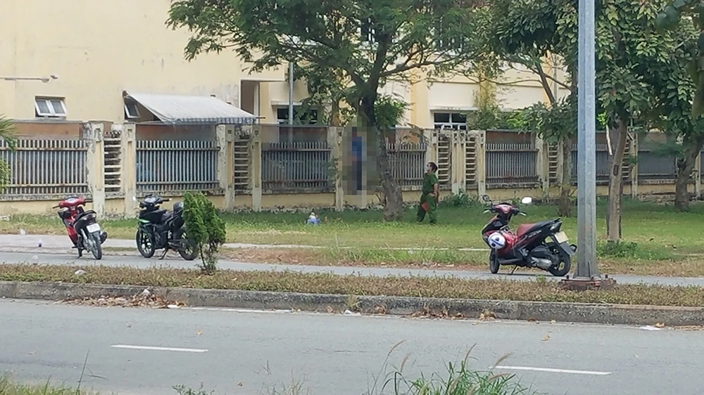 Công an sau đó khám nghiệm, điều tra nguyên nhân vụ việc. Ảnh: HT