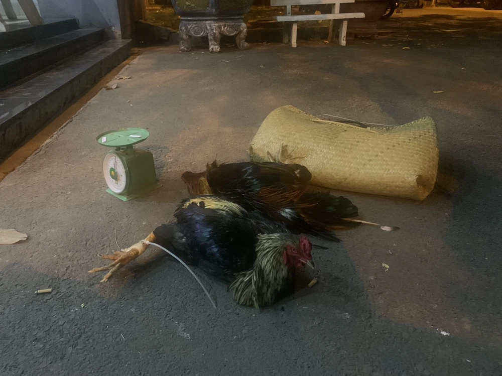 Công an thu giữ nhiều tang vật liên quan. Ảnh: HT Công an thu giữ nhiều tang vật liên quan. Ảnh: HT