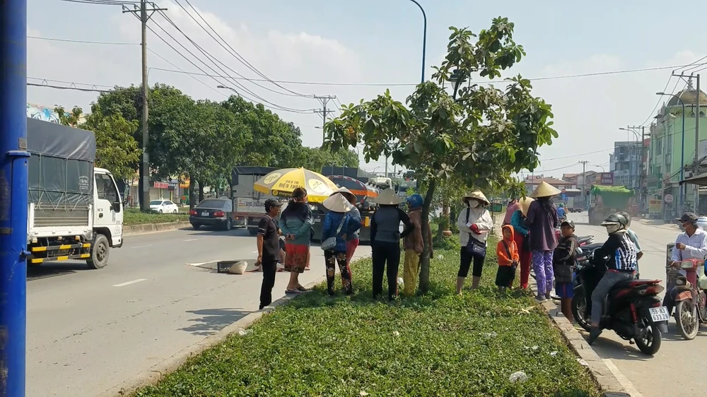 Theo người dân, cụ bà 70 tuổi thuê trọ, bán vé số ở khu vực. Ảnh: HT Theo người dân, cụ bà 70 tuổi thuê trọ, bán vé số ở khu vực. Ảnh: HT
