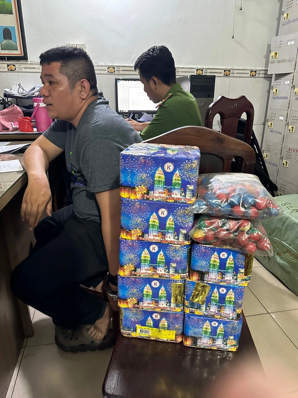 xe-om-cong-nghe-cho-phao-lau