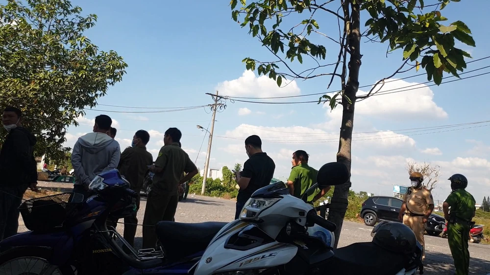 Việc khám xét điễn ra đến tối ngày 29-12-2022. Ảnh: NT