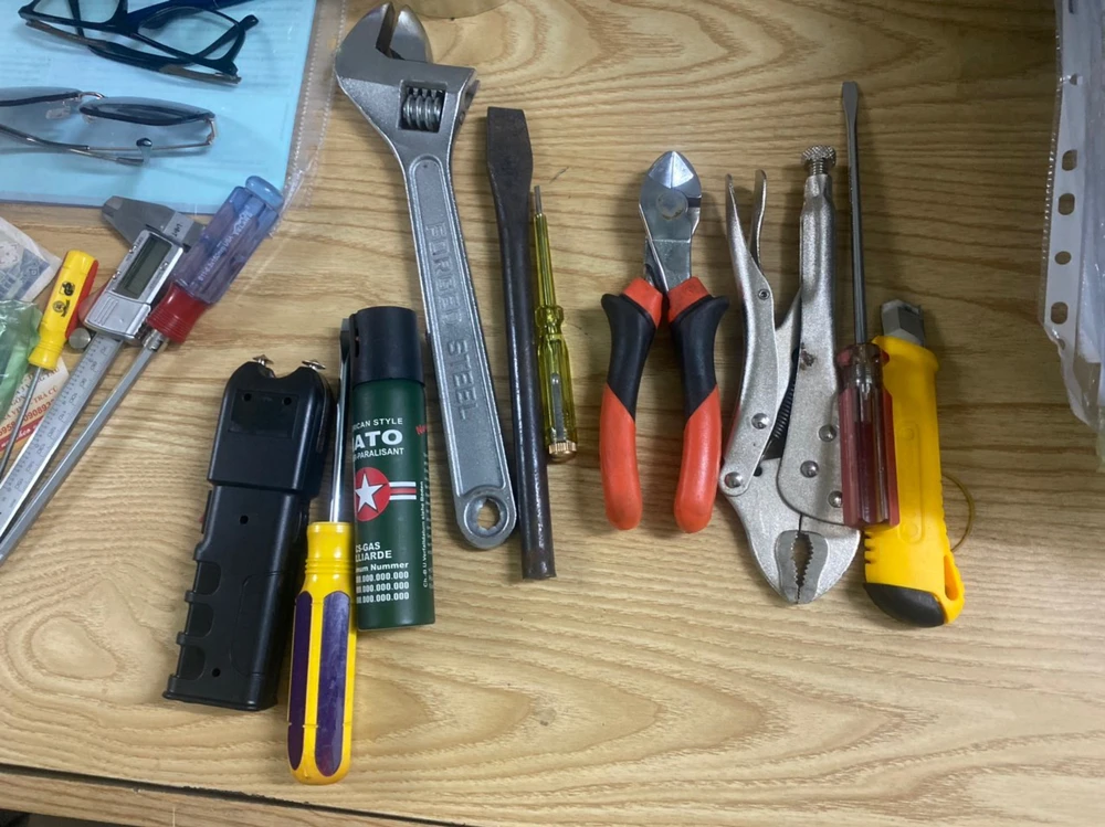 Các tang vật liên quan cũng bị công an thu giữ. Ảnh: CA Các tang vật liên quan cũng bị công an thu giữ. Ảnh: CA