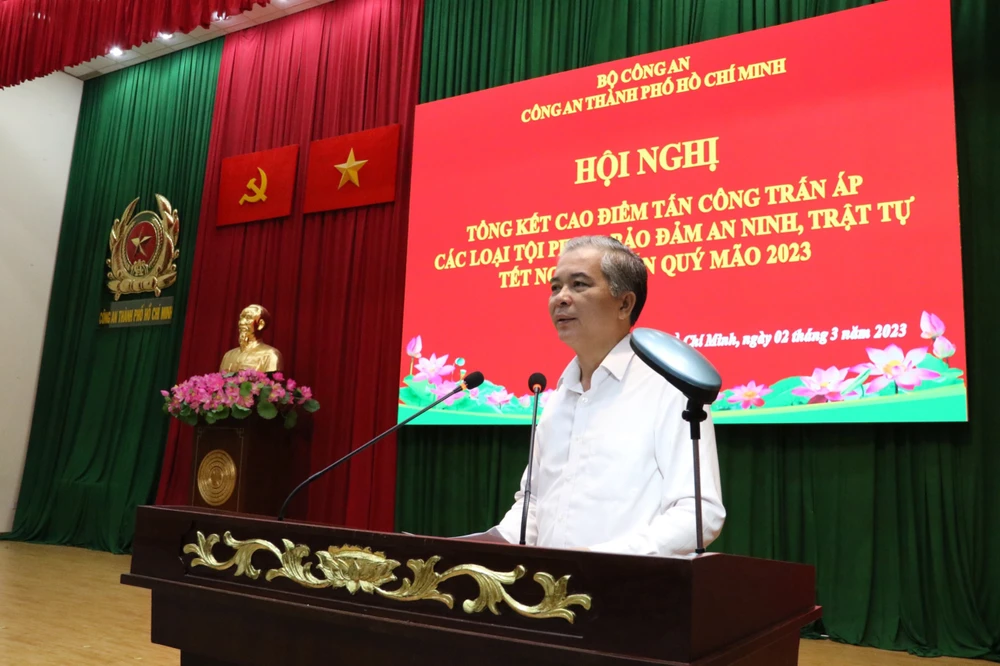 Ông Ngô Minh Châu, Phó Chủ tịch UBND TP phát biểu tại Hội nghị. Ảnh: NT