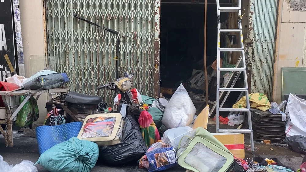 Cháy căn nhà thu mua ve chai ở Tân Bình