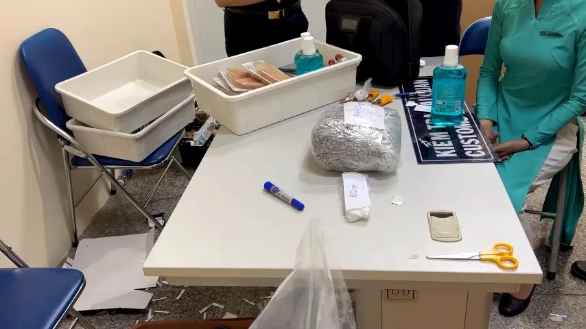 Hiện cơ quan điều tra Công an TP.HCM đang phối hợp điều tra, xử lý vụ việc. Ảnh: HT Khám xét nhà của 4 tiếp viên mang 11,4kg ma túy