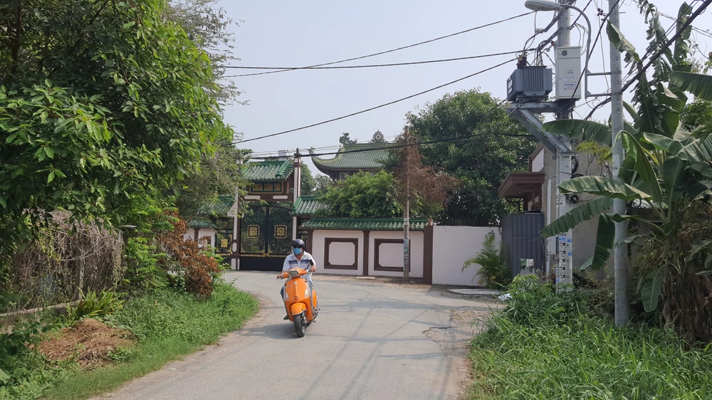 Khu vực bé gái sơ sinh được người dân phát hiện trên địa bàn xã Tân Phú Trung, huyện Củ Chi. Ảnh: HT