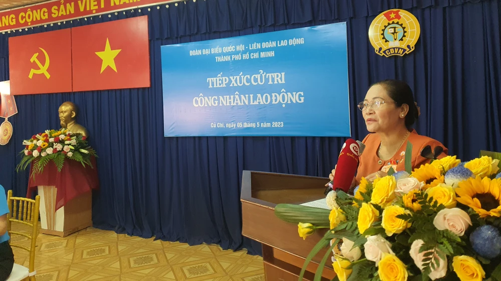 Bà Nguyễn Thị Lệ, Chủ tịch HĐND TP.HCM phát biểu tại buổi tiếp xúc cử tri là công nhân lao động trên địa bàn huyện Củ Chi. Ảnh: NT