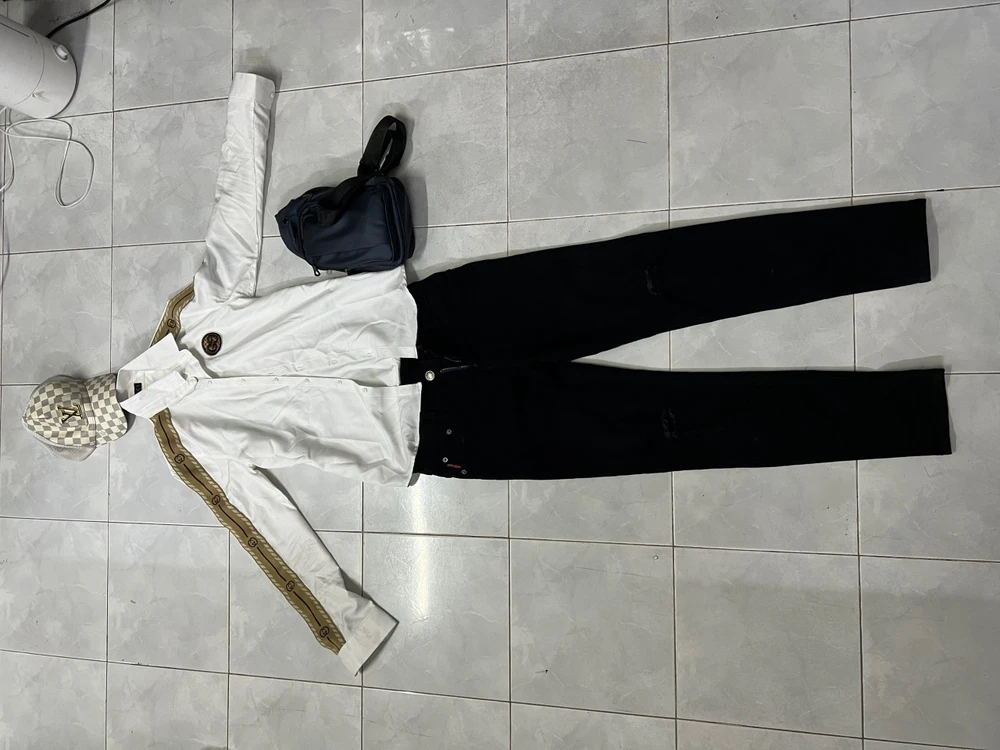 Bộ quần áo mà Đạt sử dụng khi gây án. Ảnh: CACC Bộ quần áo mà Đạt sử dụng khi gây án. Ảnh: CACC