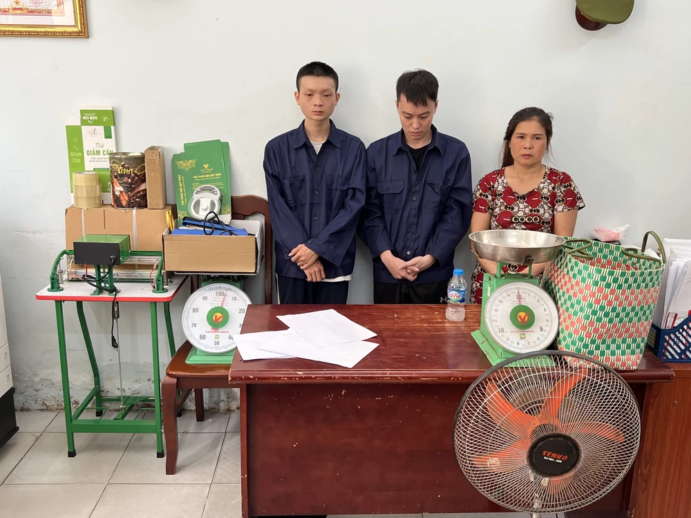 Vĩnh, Sang và Thái tại cơ quan điều tra. Ảnh: CA