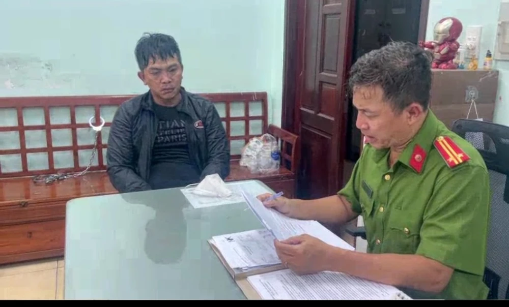 Qua truy xét, Đội Cảnh sát Hình sự Công an quận Gò Vấp đã nhanh chóng xác định Tú là nghi phạm nên bắt giữ. Ảnh: CA