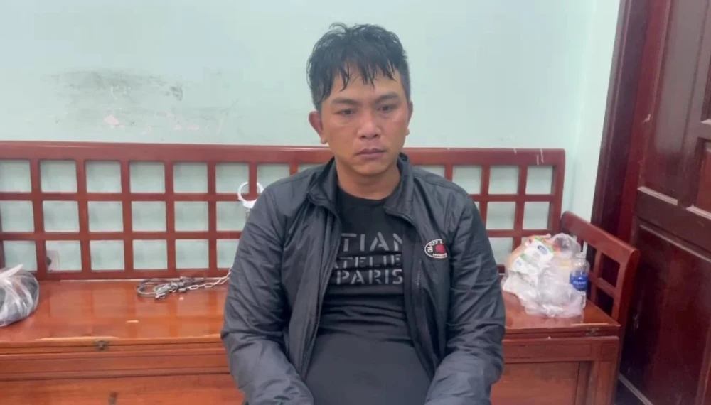 Tú khai cùng một thủ đoạn đã cưỡng đoạt tài sản của nhiều người trên các địa bàn quận Gò Vấp, quận 12, Tân Phú... Ảnh: CA