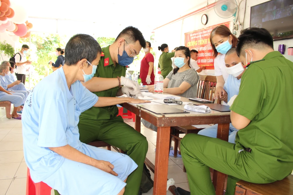 Đây là những người thuộc diện đặc biệt được cấp CCCD. Ảnh: CA