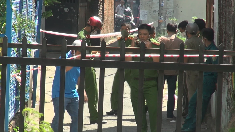 Công an phong tỏa hiện trường, điều tra làm rõ vụ việc. Ảnh: NT