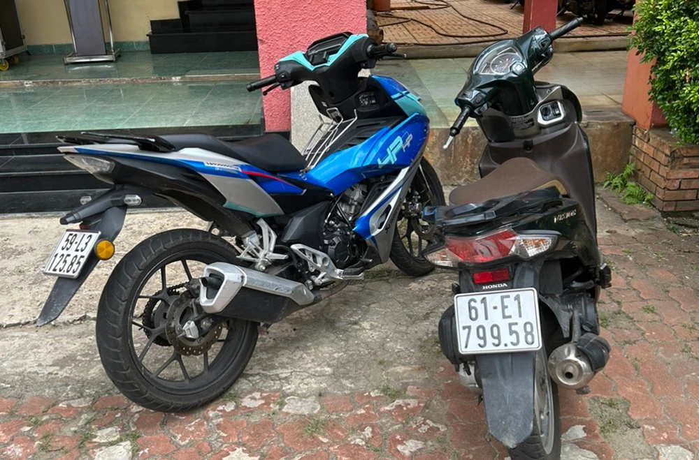 Công an thu giữ các phương tiện liên quan. Ảnh: CA