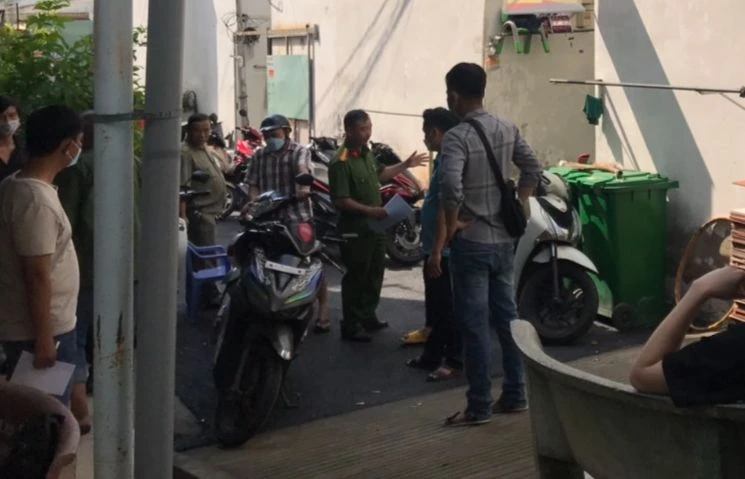 Công an khám nghiệm hiện trường, điều tra vụ việc. Ảnh: HT