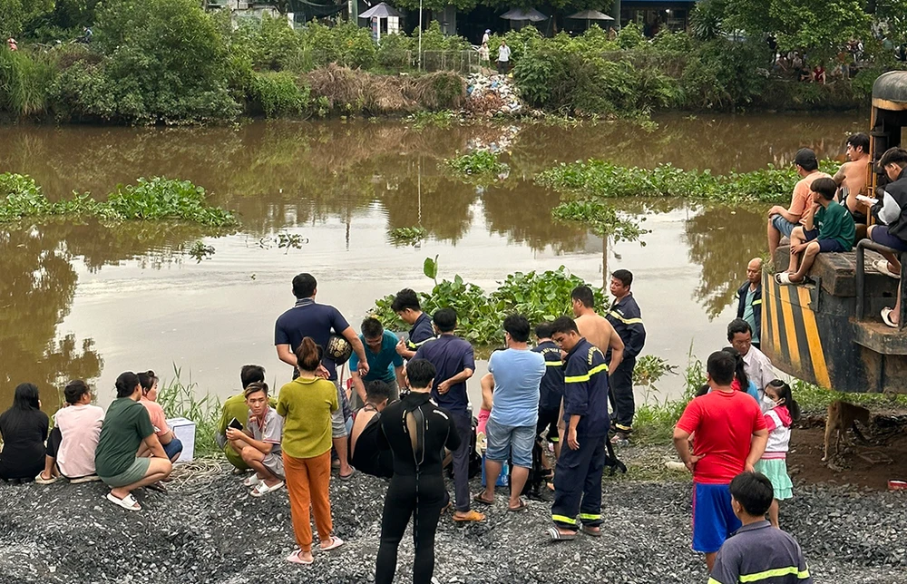 Lực lượng chức năng đã tìm thấy thi thể hai nam thanh niên mất tích. Ảnh: CA
