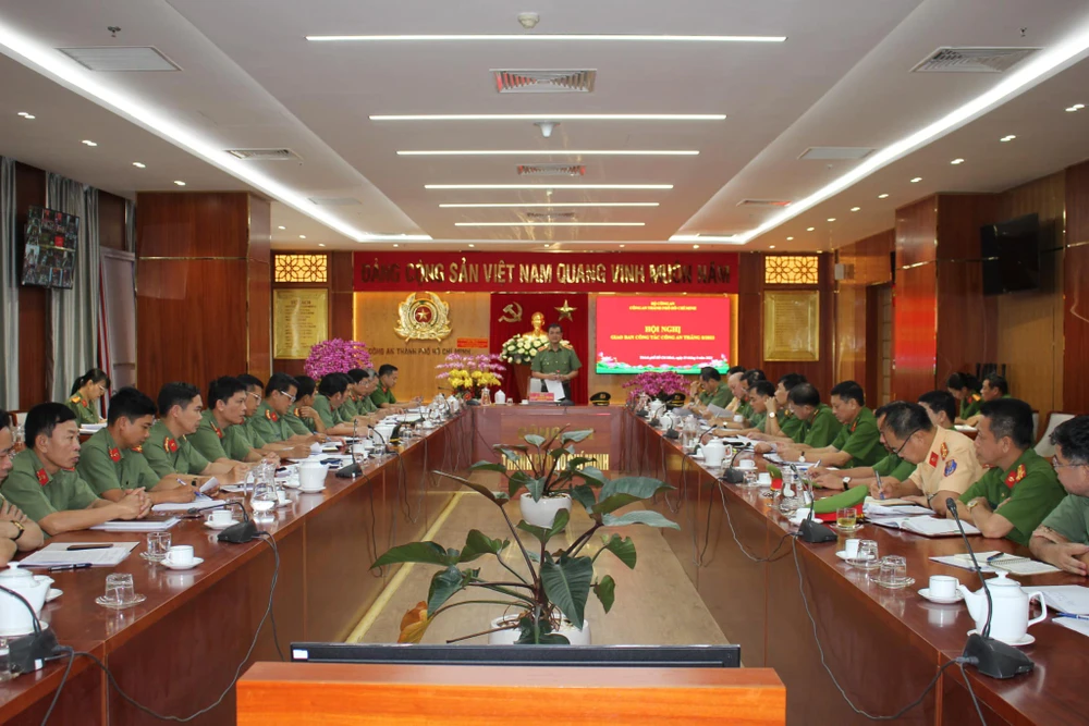 Hội nghị còn có sự tham gia của đại diện lãnh đạo các phòng nghiệp vụ thuộc Công an TP.HCM. Ảnh: CA