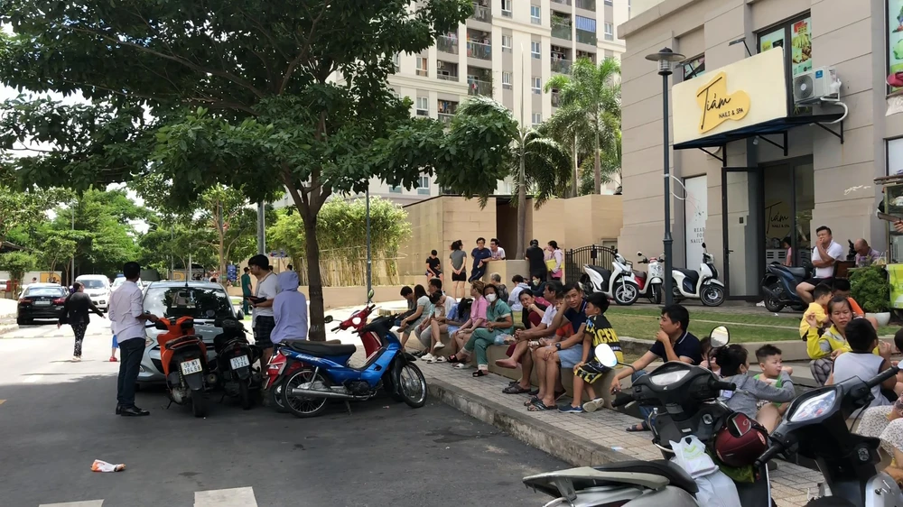 Đám cháy sau đó được dập tắt vào khoảng 10 giờ 22 phút. Ảnh: NT Đám cháy sau đó được dập tắt vào khoảng 10 giờ 22 phút. Ảnh: NT