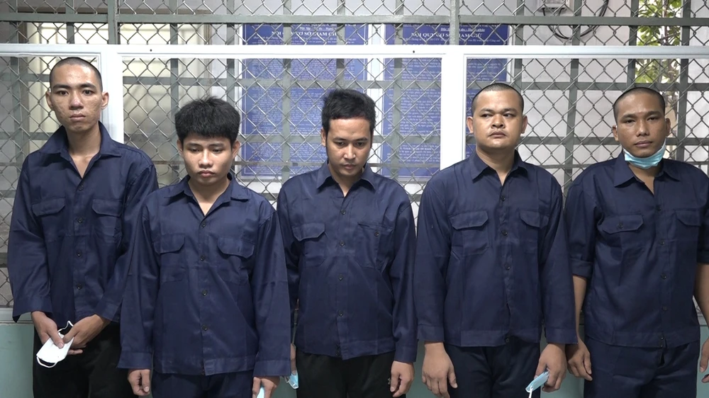 Công an quận Tân Bình khởi tố nhóm năm người để điều tra về tội gây rối trật tự công cộng. Ảnh: CA