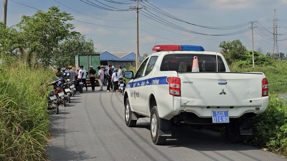 Va chạm xe tải và xe máy do 2 đồng nghiệp lái, 1 người chết