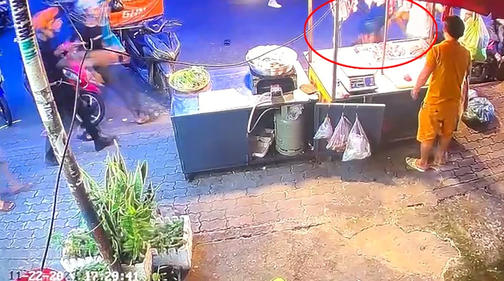 Nhóm người biểu hiện say xỉn đánh hội đồng một người ở Bình Tân