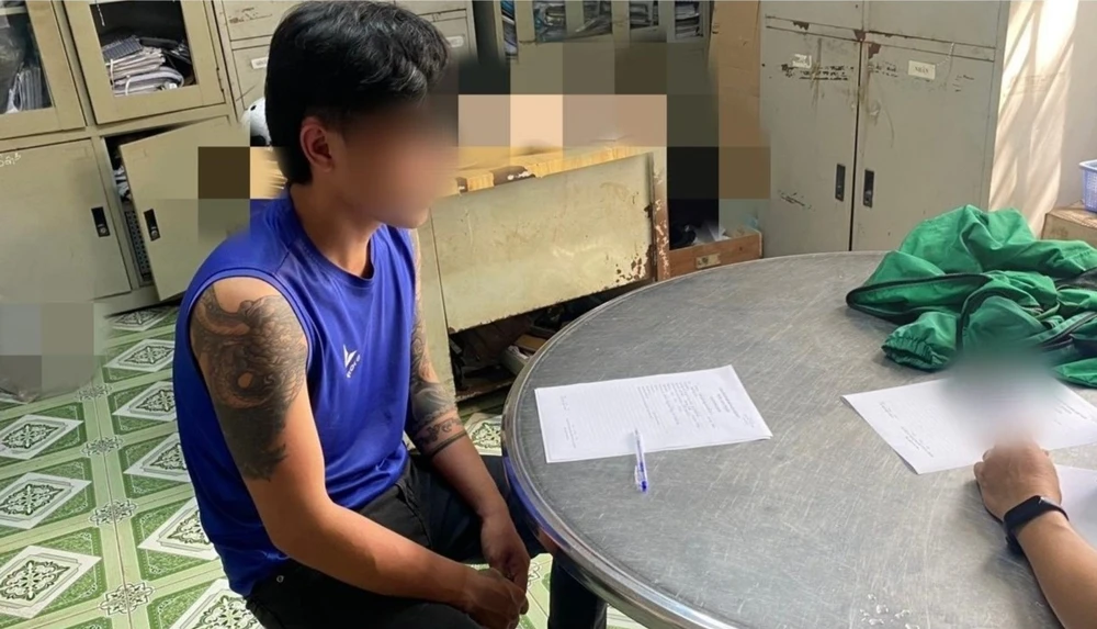 Tài xế xe ôm công nghệ hoang báo bị cướp vì nợ nần do cờ bạc