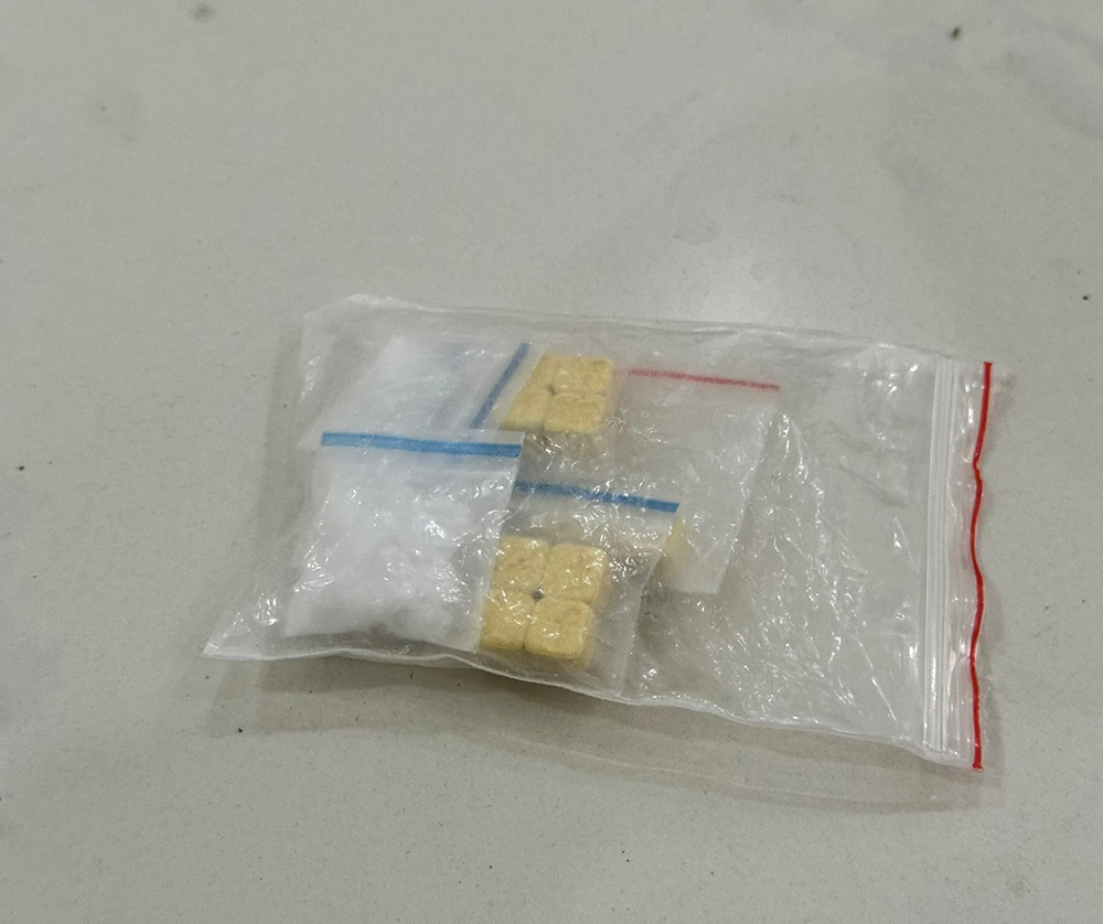 Nhóm nam nữ thanh niên thuê phòng, mua ma túy để ‘bay lắc’ ở Tân Bình