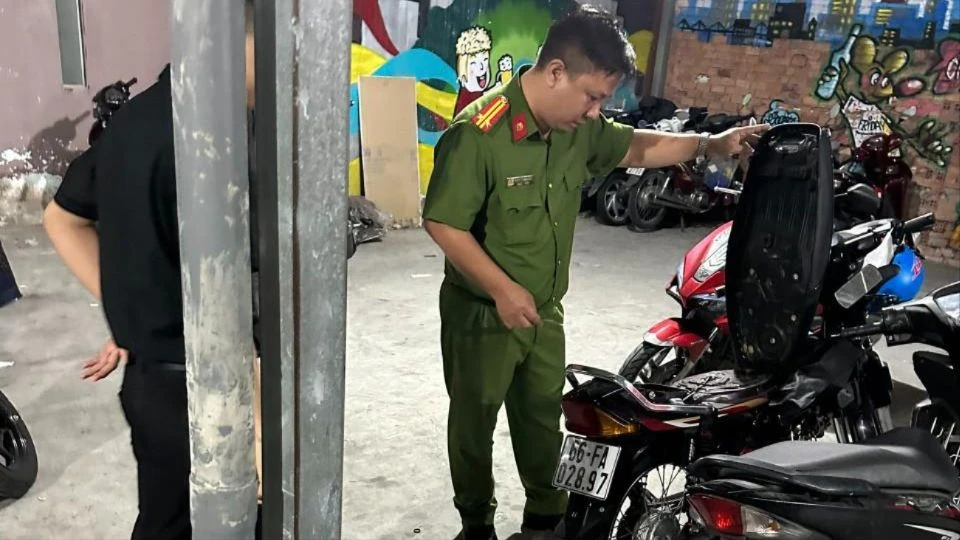 Công an Tân Phú tổng kiểm tra quán bar, karaoke trên địa bàn