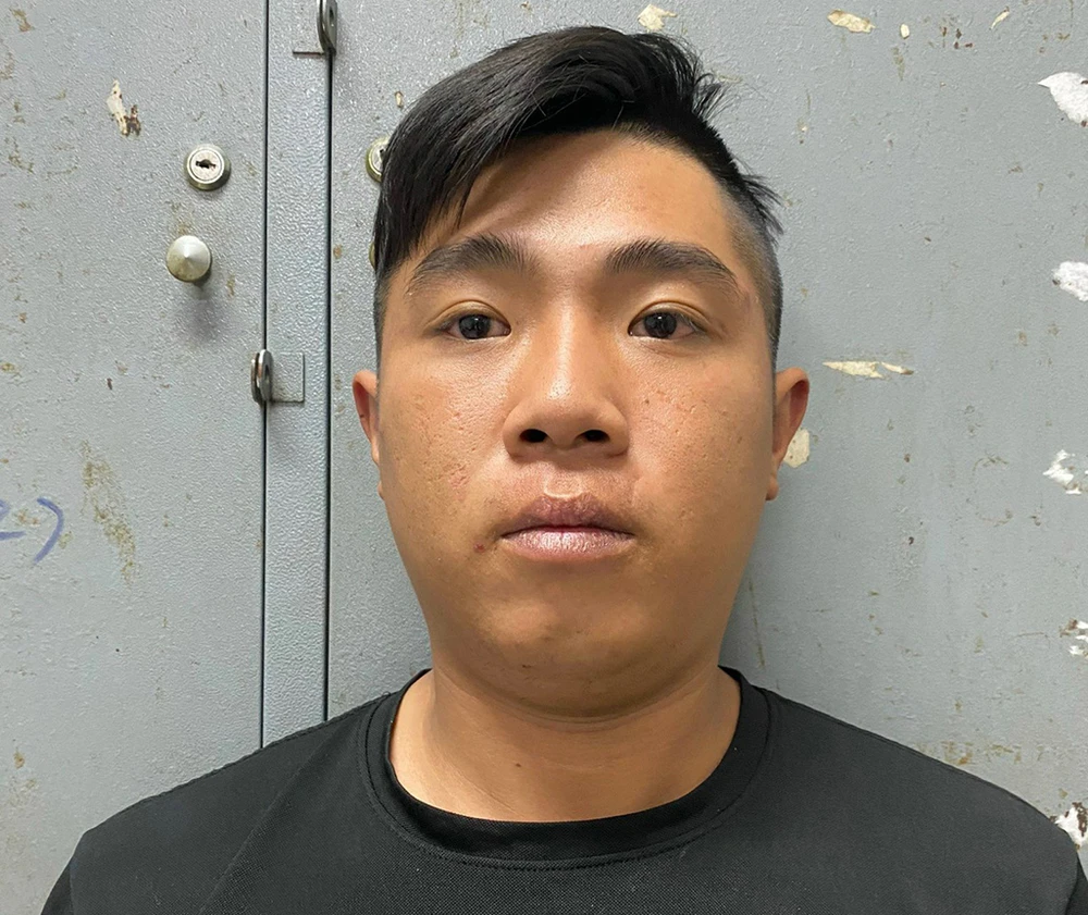 Cặp đôi cướp giật iPhone 15 ở quận 1 dọn nhà trọ trốn công an