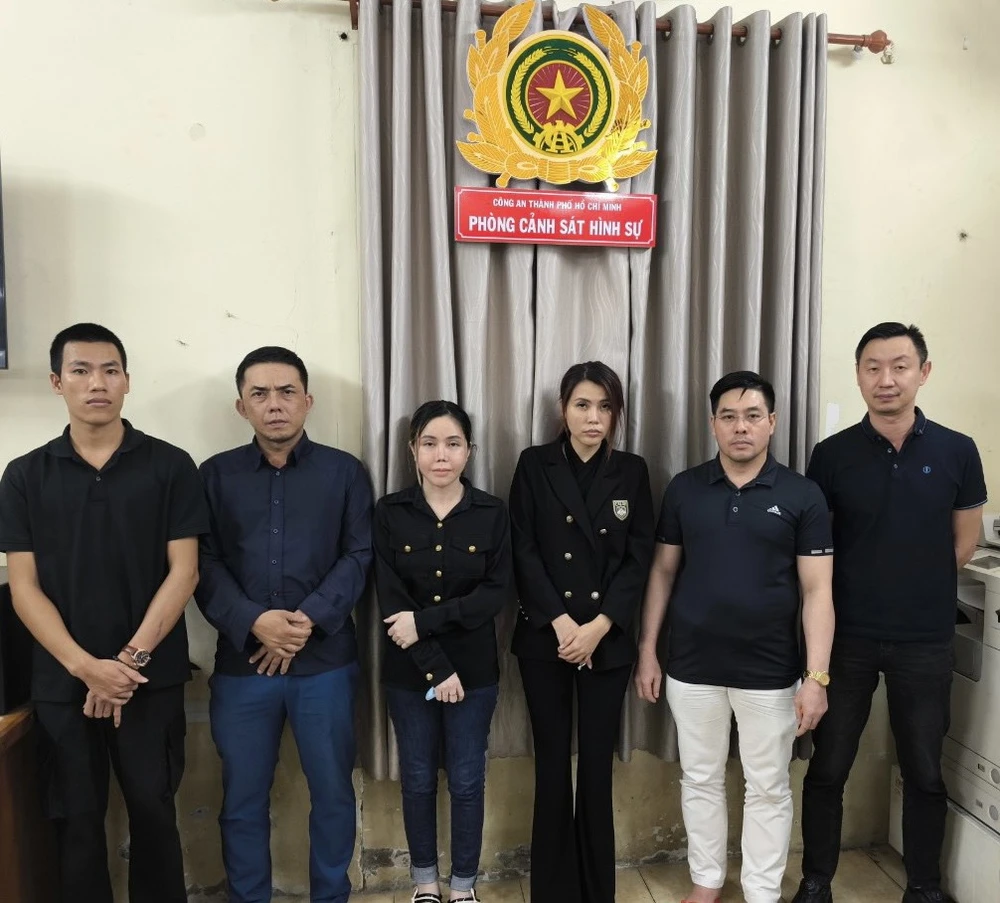 Nhà hàng cho 200 tiếp viên nữ đi khách giá từ 5 triệu đến 12 triệu/đêm