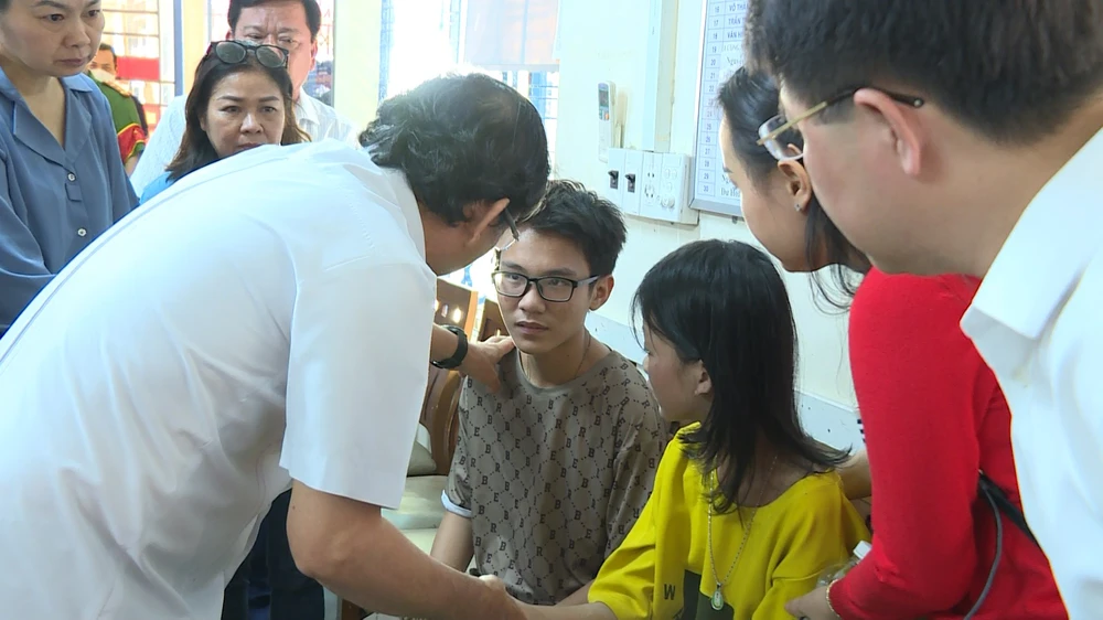 Chính quyền chăm lo cho 4 em nhỏ nạn nhân trong vụ cháy chết 4 người