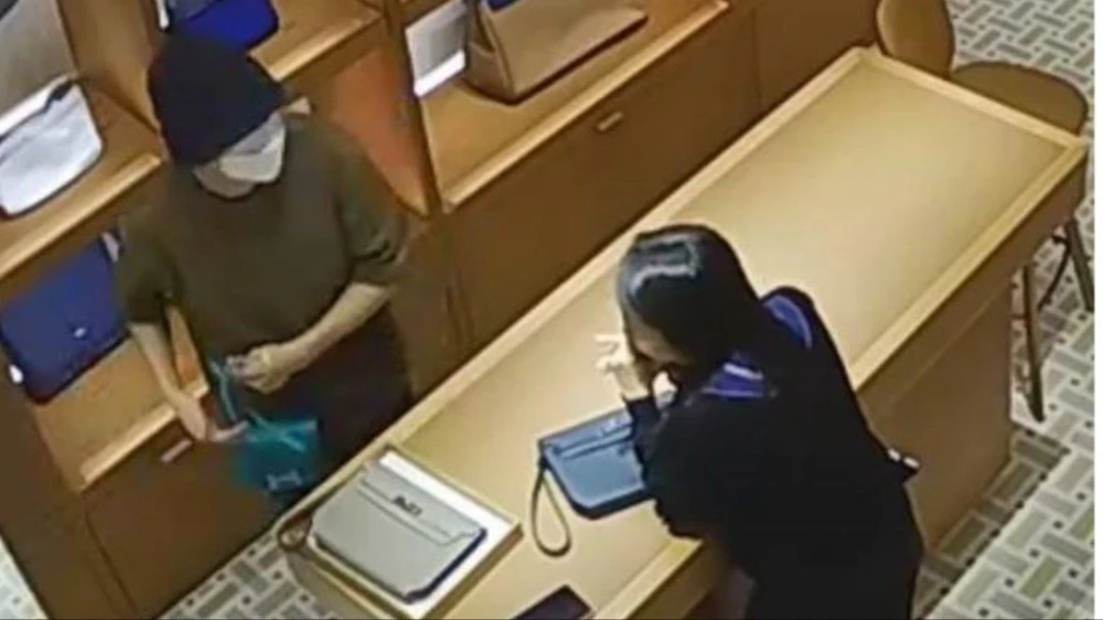 ‘Thiếu gia’ hết thời trộm trang sức Tiffany & Co. và đồ Hermes tiền tỉ ở quận 1