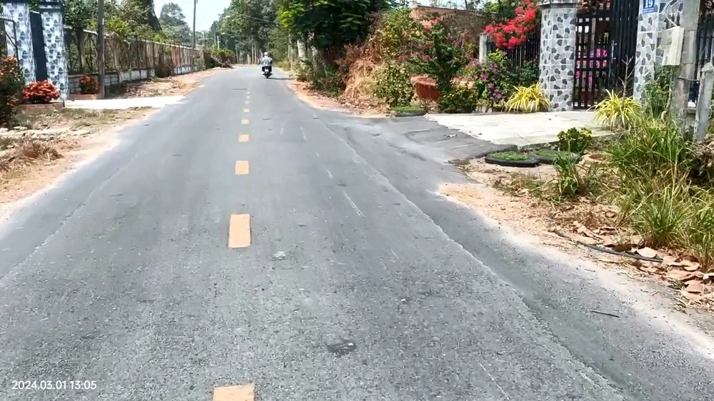 Nghi trộm vờ giúp đỡ người gặp tai nạn để lấy iPhone, dây chuyền vàng... ở Củ Chi