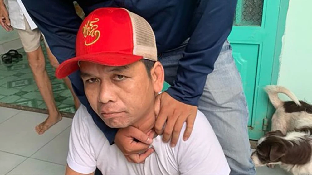 Bắt người đàn ông lấy tài sản của thanh niên bị tai nạn ở Củ Chi