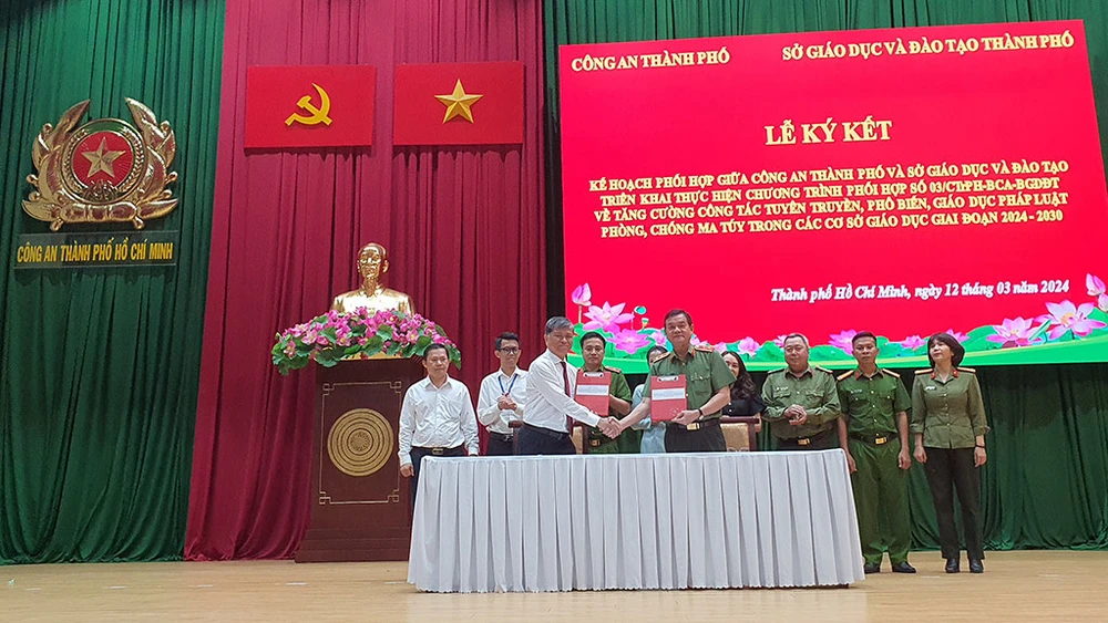 Nhiều thủ đoạn tinh vi lôi kéo học sinh, sinh viên sử dụng ma túy...