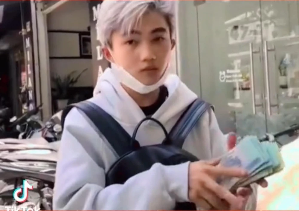 Khởi tố, bắt tạm giam sinh viên năm nhất lừa chuộc người ở Campuchia rồi lấy 65 triệu